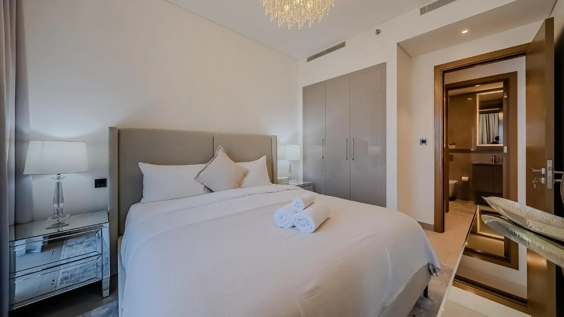 Stylish 1 Bdr Apartment In Sobha Waves Dubai