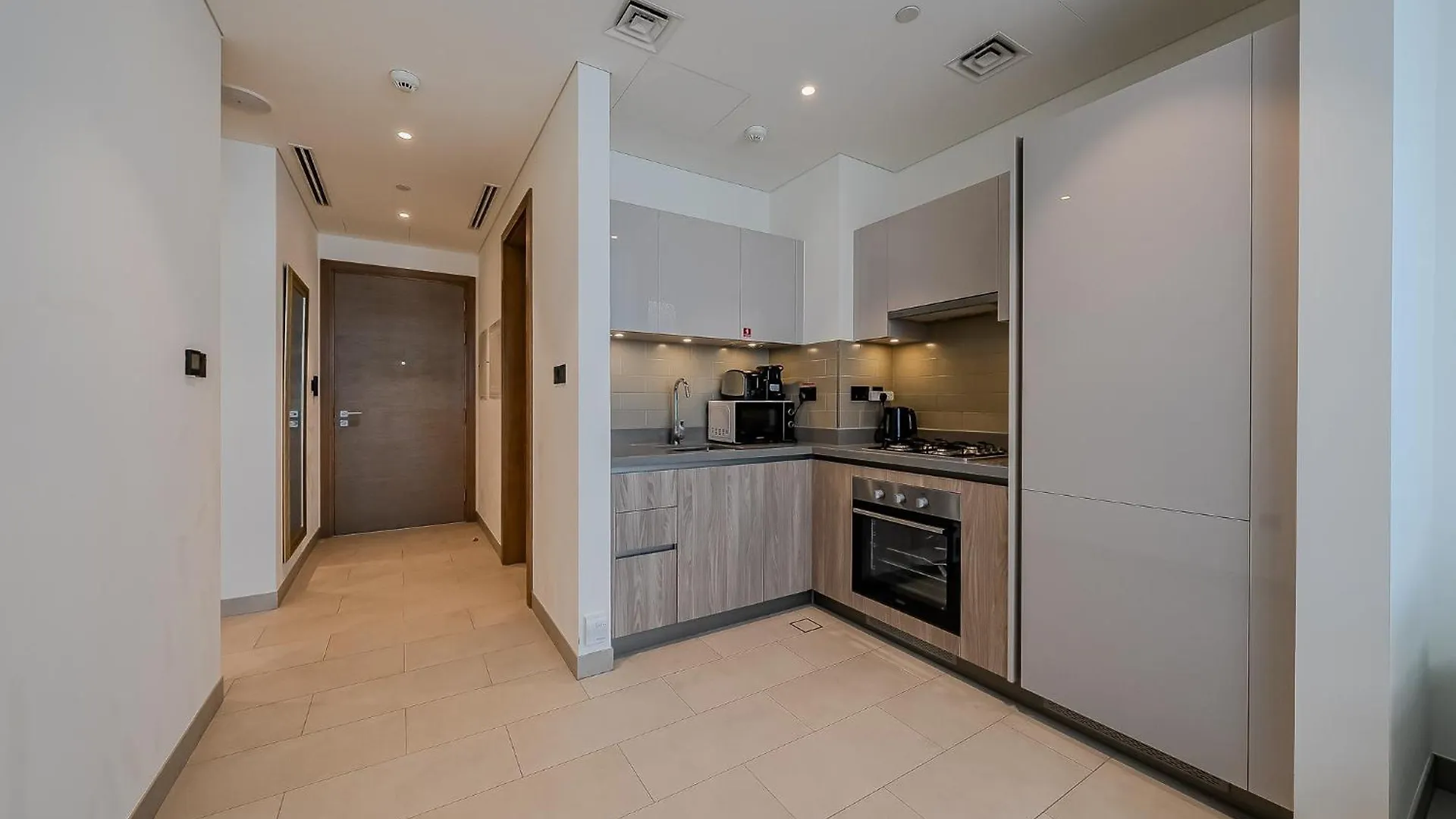 Stylish 1 Bdr Apartment In Sobha Waves Dubai