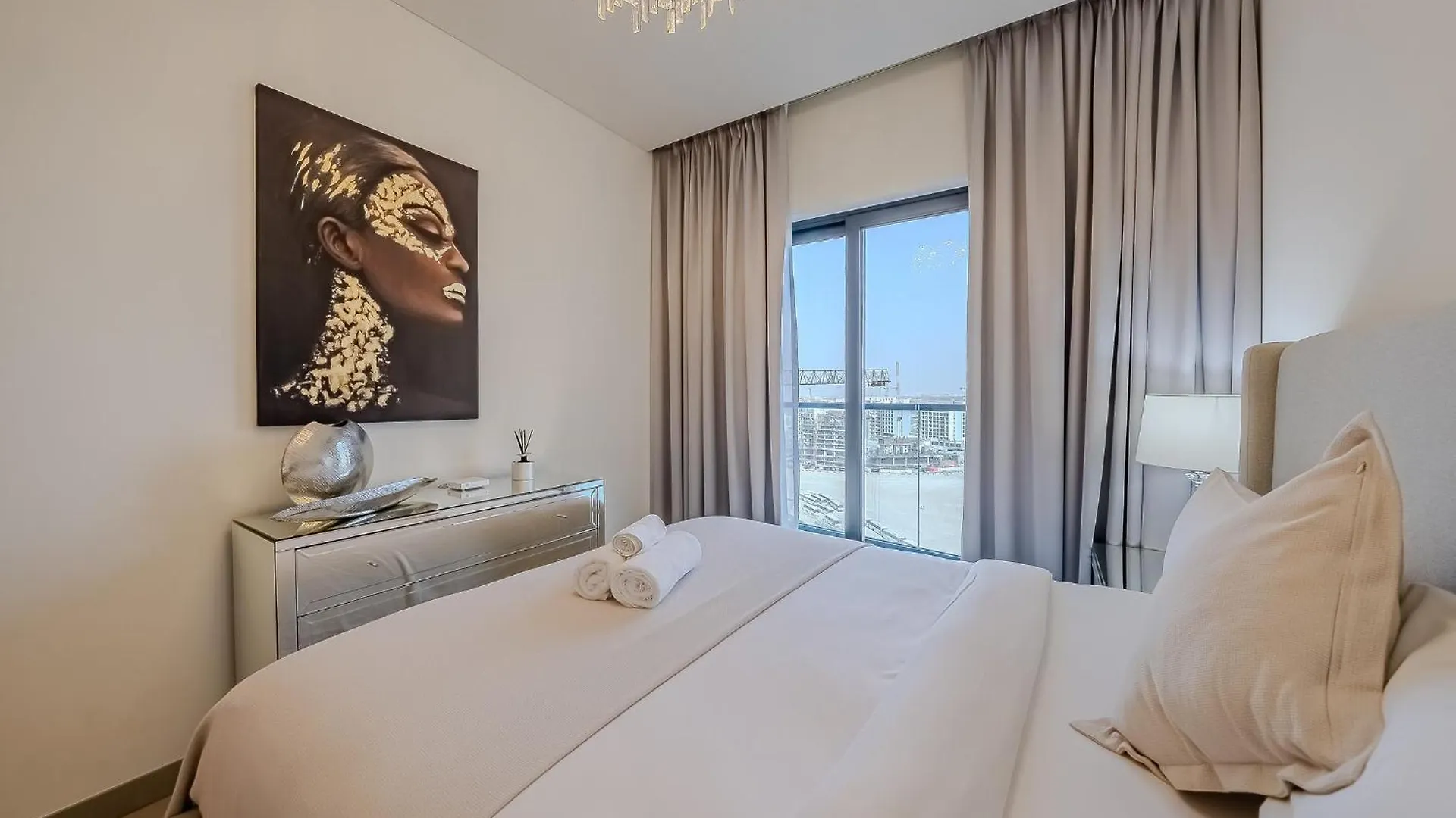 Stylish 1 Bdr Apartment In Sobha Waves Dubai