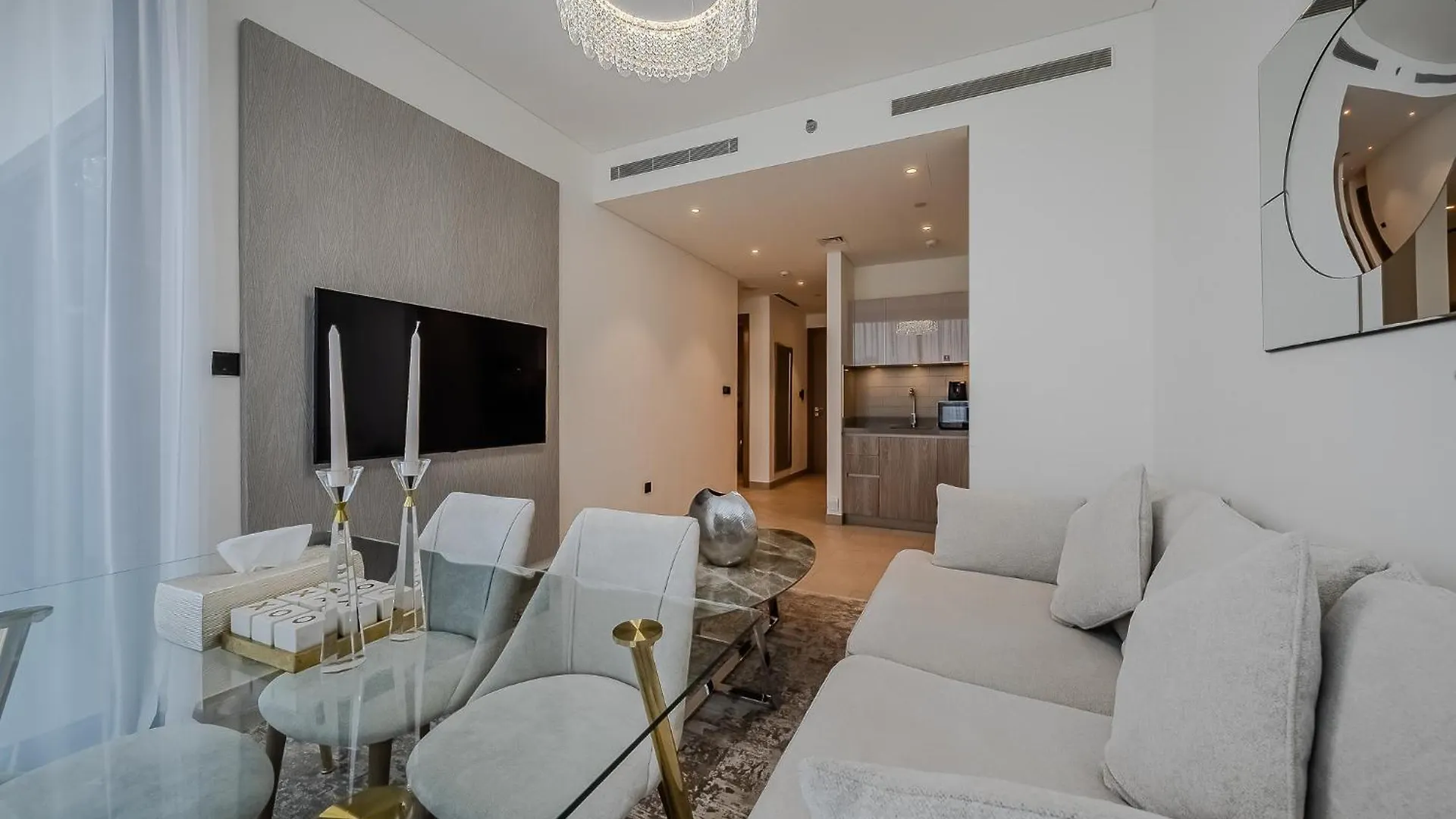 Stylish 1 Bdr Apartment In Sobha Waves Dubai 0*,